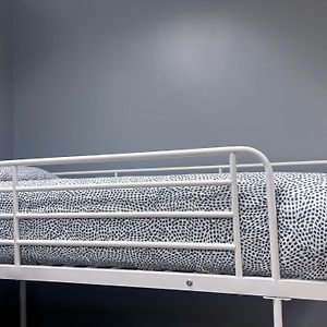 Hostel Acacias